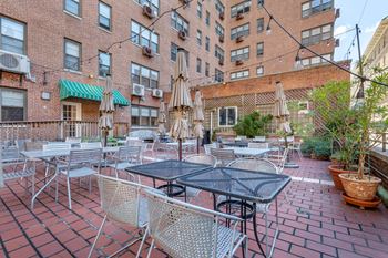 The broadview apartments in baltimore, maryland outdoor patio with seating